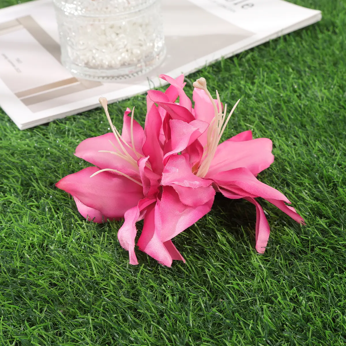 AWAYTR Lily Flower Hair Claw Clips for Fashion Girls Hair Clip Barrette Gladiolus Hair Clamps Headwear Hair Accessories