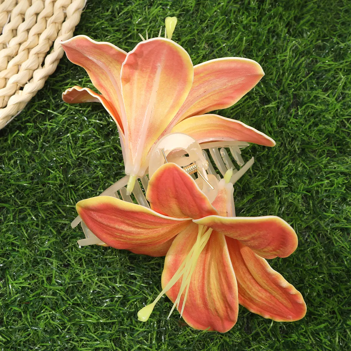 AWAYTR Beauty Lily Flower Hair Claw Clip Floral Hair Clip Claw Clap Hairpin Girls Women Korean Hair Accessories