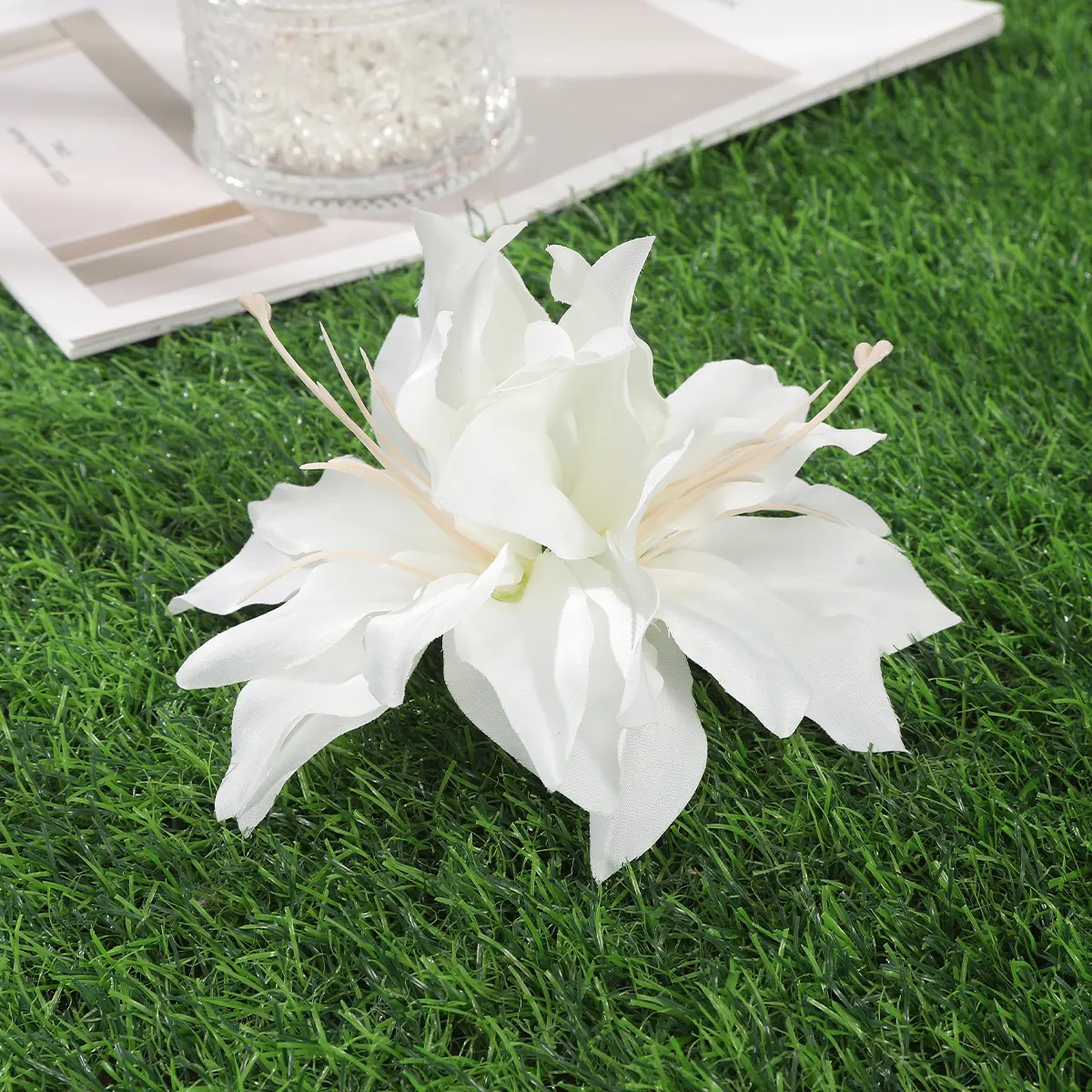 AWAYTR Lily Flower Hair Claw Clips for Fashion Girls Hair Clip Barrette Gladiolus Hair Clamps Headwear Hair Accessories