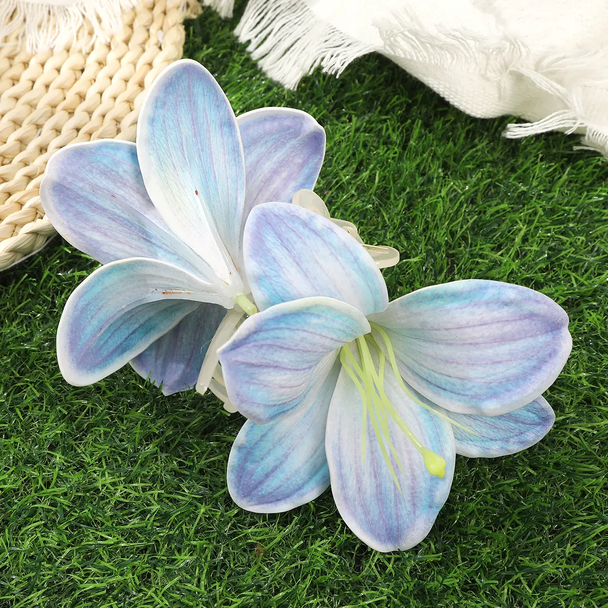 AWAYTR Beauty Lily Flower Hair Claw Clip Floral Hair Clip Claw Clap Hairpin Girls Women Korean Hair Accessories