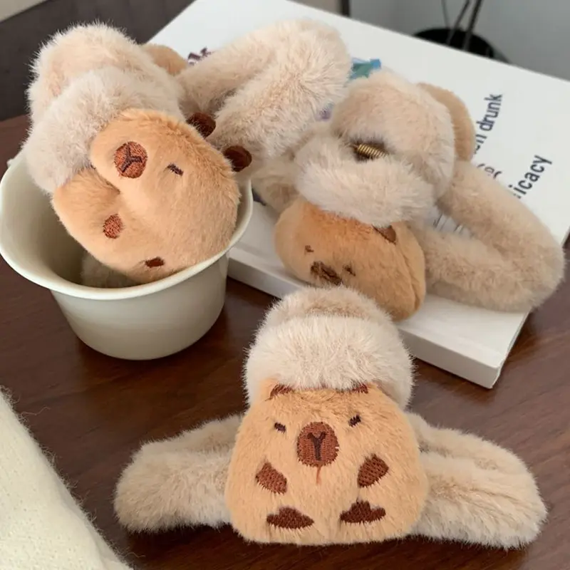 Cute Capybara Hair Claw Fashion Plush Hair Claw Clips For Women Girls Cartoon Plush Capybara Hairpin Ponytail Hair Accessories