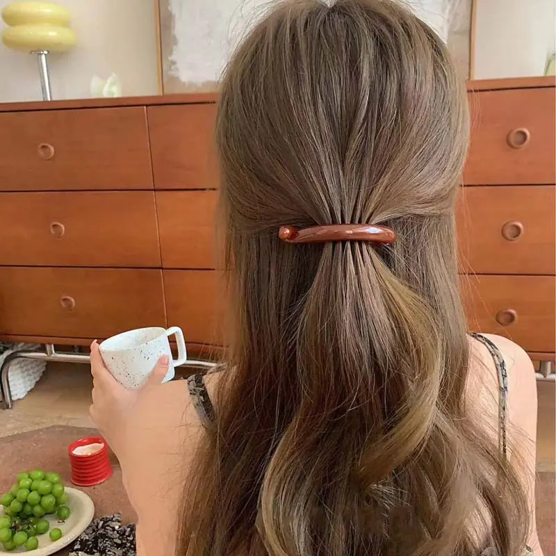 Fashion High Ponytail Twisted Hair Claws for Women Simple Solid Color Smooth Banana Shape Hair Clip Barrette Hair Accessories