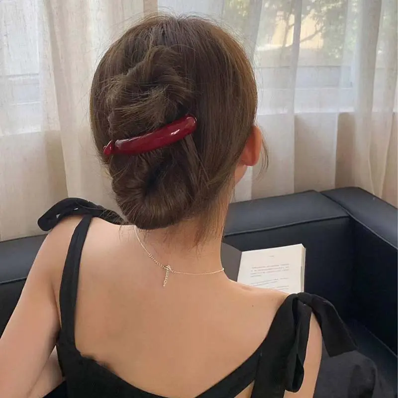Fashion High Ponytail Twisted Hair Claws for Women Simple Solid Color Smooth Banana Shape Hair Clip Barrette Hair Accessories