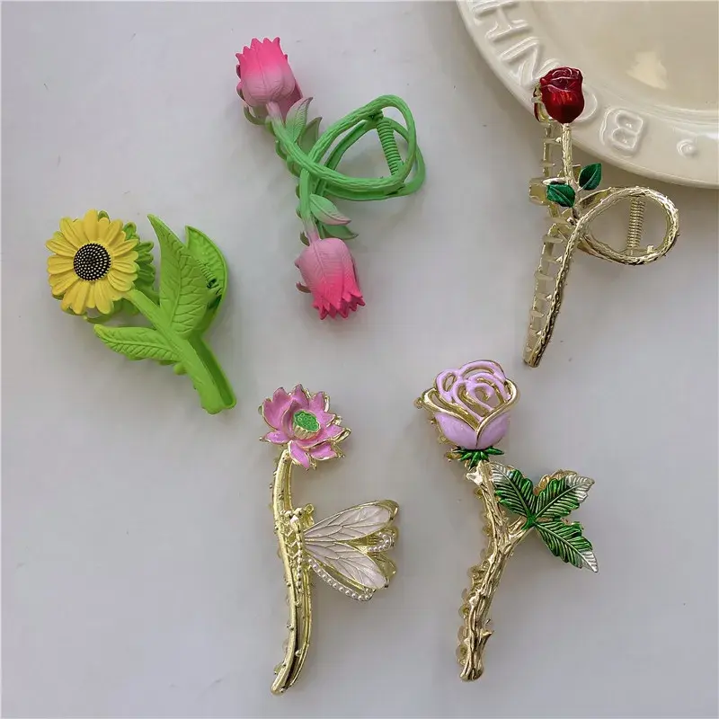 2022 Women's Hair Accessories, New Korea Large Metal Shark Crab Clip, Retro Lotus Tassel Pendant Grab Clip, Women's Hairpin