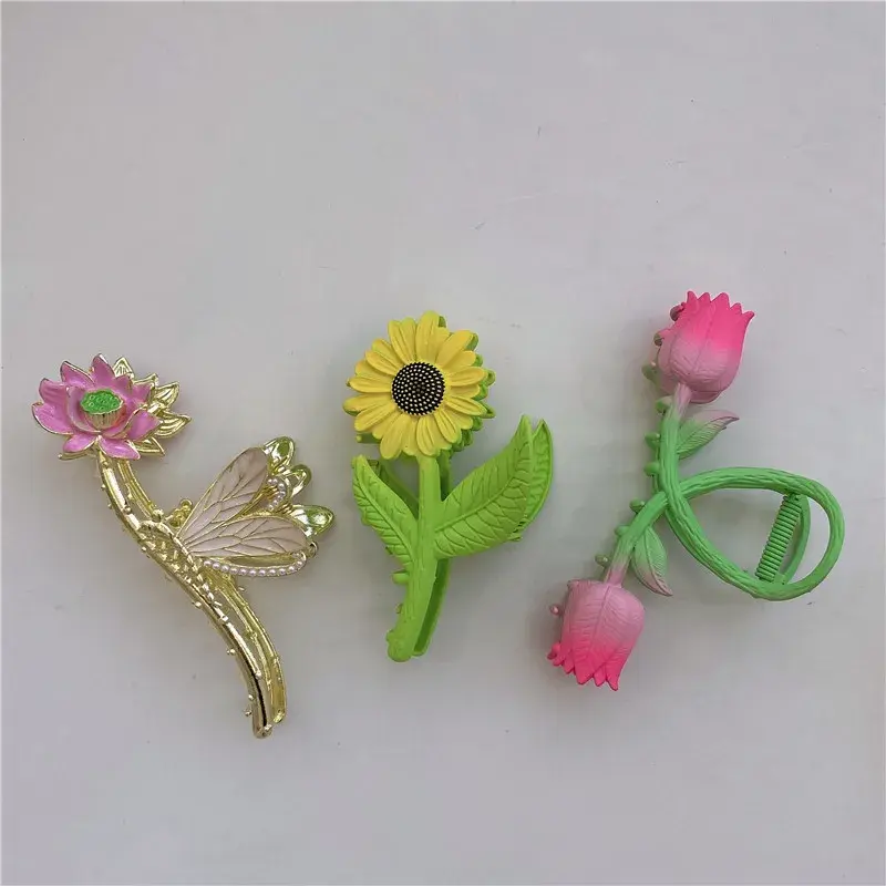 2022 Women's Hair Accessories, New Korea Large Metal Shark Crab Clip, Retro Lotus Tassel Pendant Grab Clip, Women's Hairpin