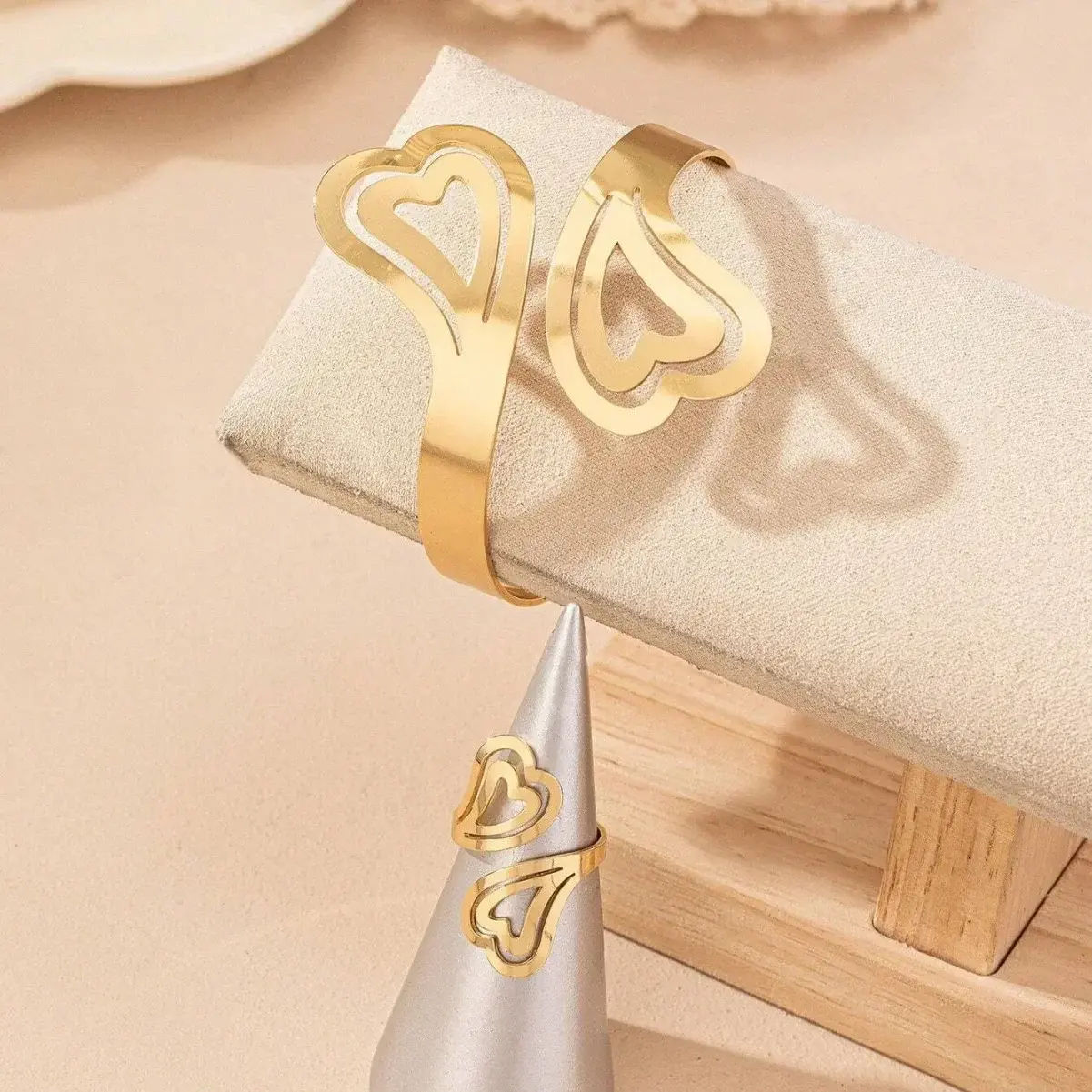 2PCS Gold-plated Heart Shaped Bracelet Bangles for Women Fashionable Temperament Geometric Ring Accessories Sets Jewelry