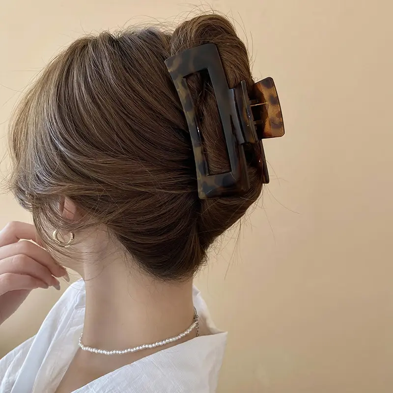 Leopard-print Large Arc Cross Square Geometric Acrylic Hair Grab Clips for Women Vintage Style Shark Clip Charm Head Accessories