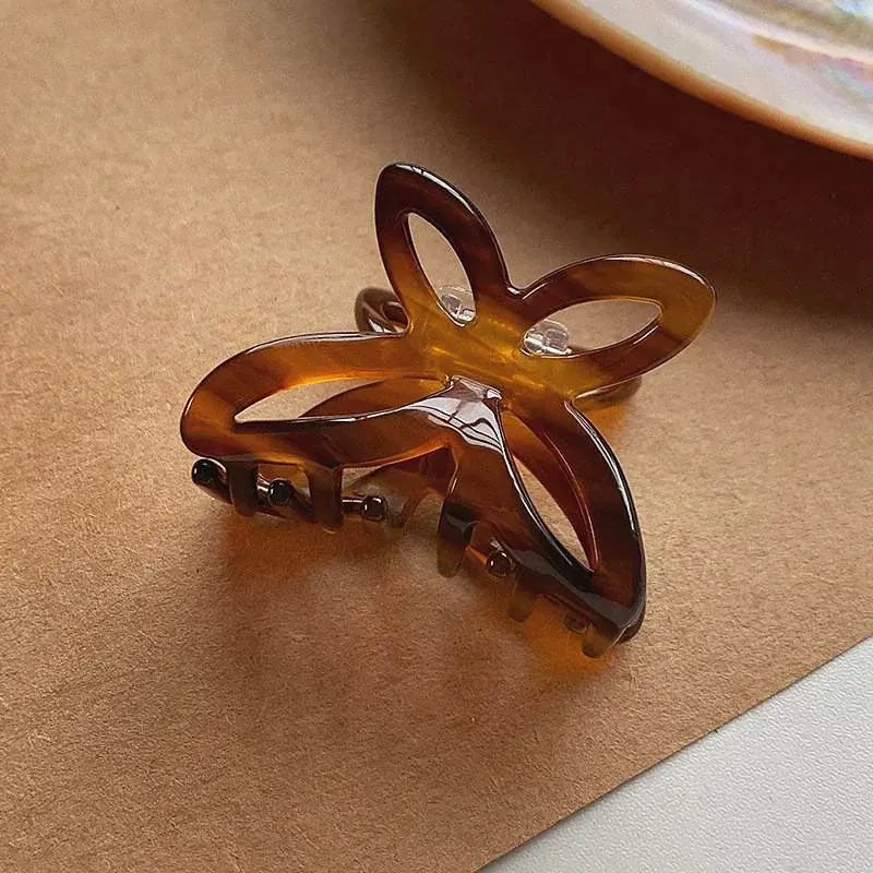 New Butterfly Hair Clips Women Retro French Personality Jelly Hairpin Plastic Green Hair Claw Ladies Hairgrips Hair Accessories