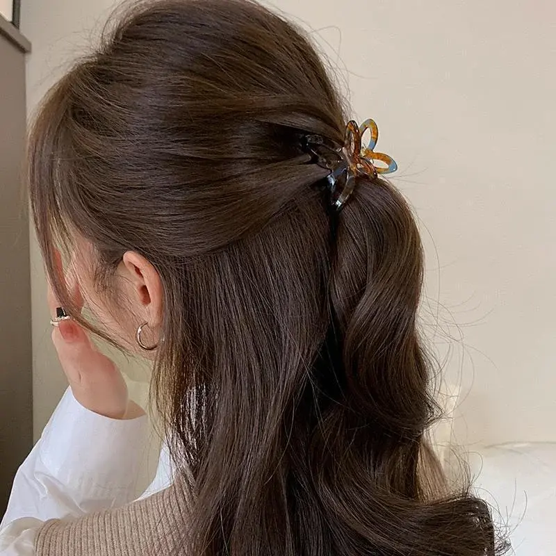 New Butterfly Hair Clips Women Retro French Personality Jelly Hairpin Plastic Green Hair Claw Ladies Hairgrips Hair Accessories
