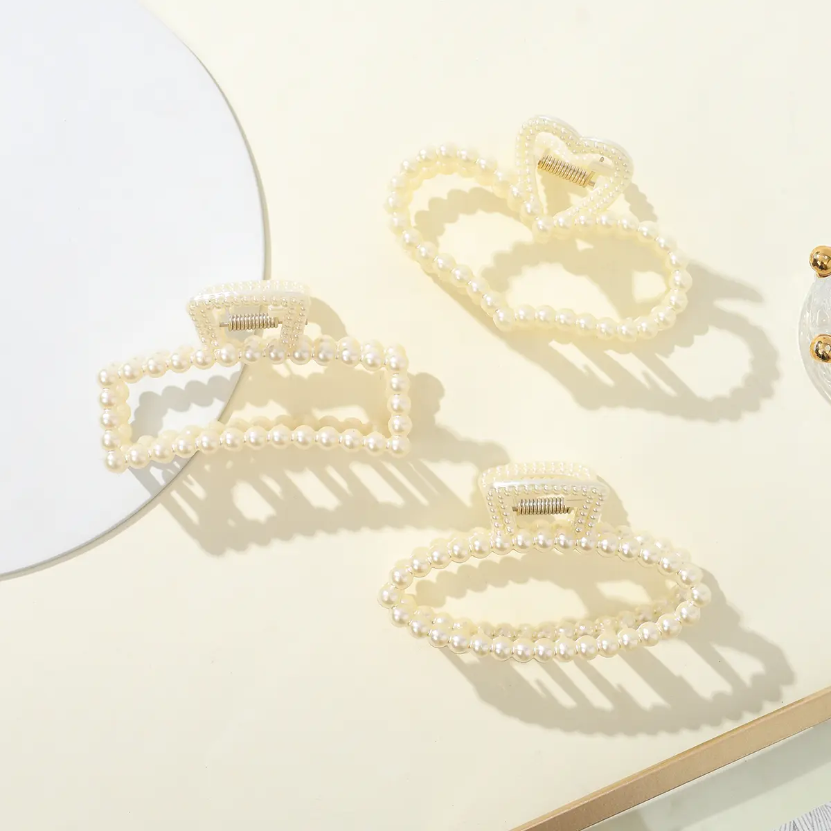 2023 New High-grade Beige Pearl Hair Claws Strong Grip Large Hair Claws Clips For Thin/Thick Hair Women Hair Accessories