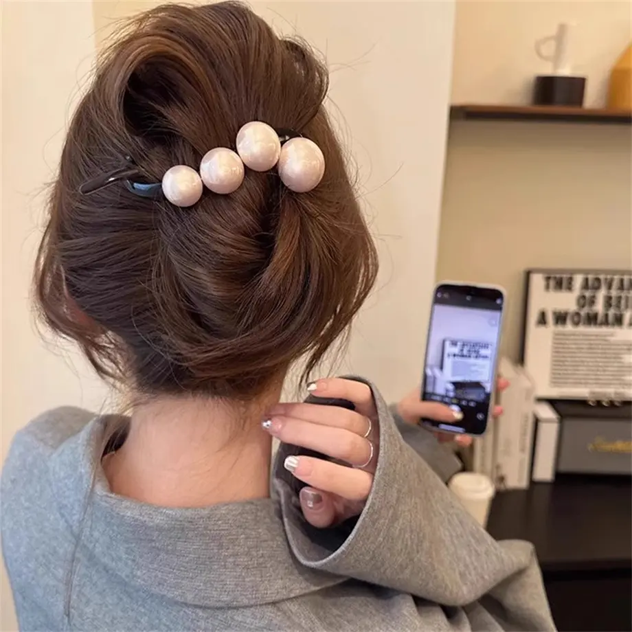 Elegant Pearls Twist Hair Clips Grab For Women Hairpin Barrettes Sweet Hair Ornament Headband Ponytail Fashion Hair Accessories