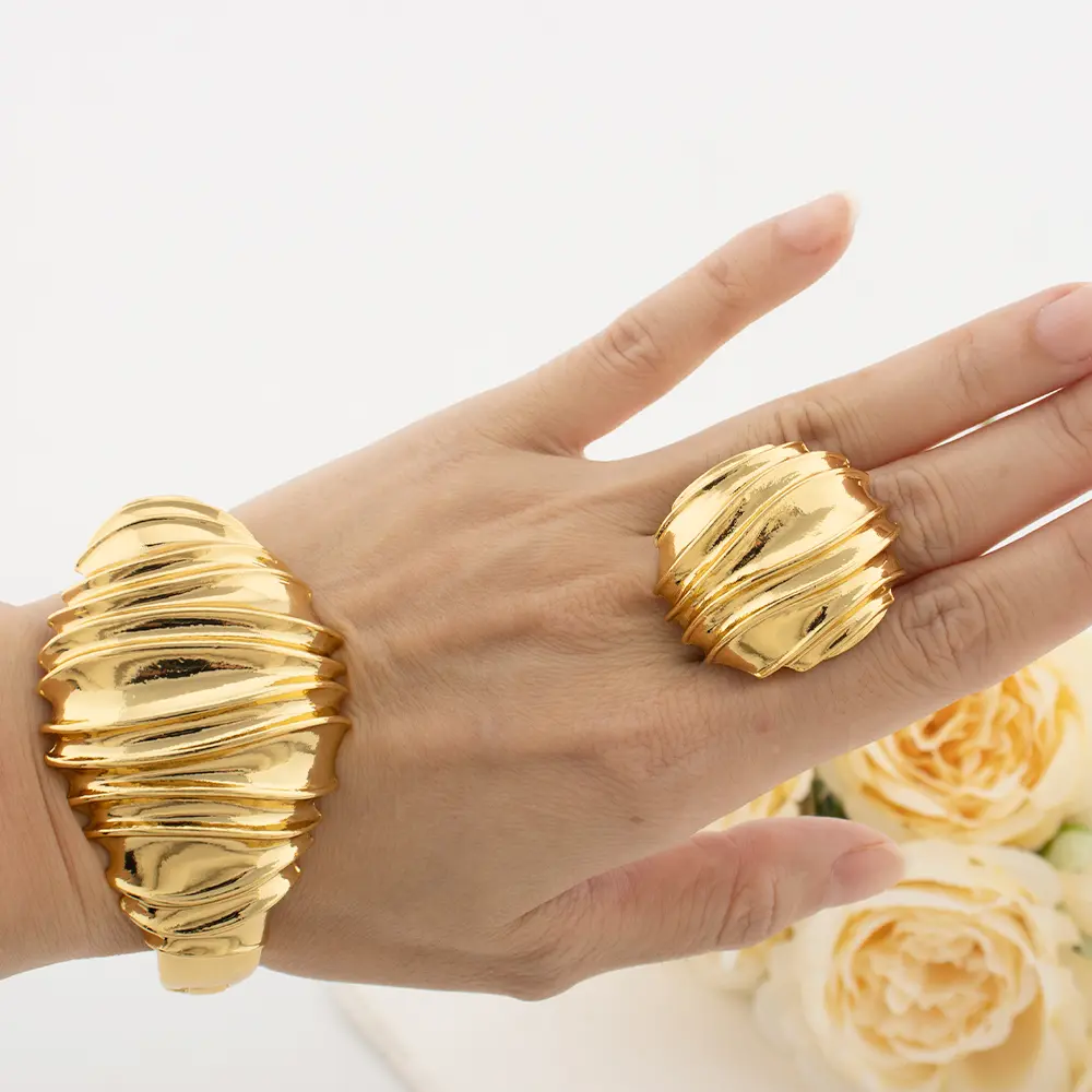 Luxury Round Big Bangles for Women 18k Gold Color Charm Bracelet Ring Wedding Bridal Jewelry Accessories Wedding Gift Wholesales