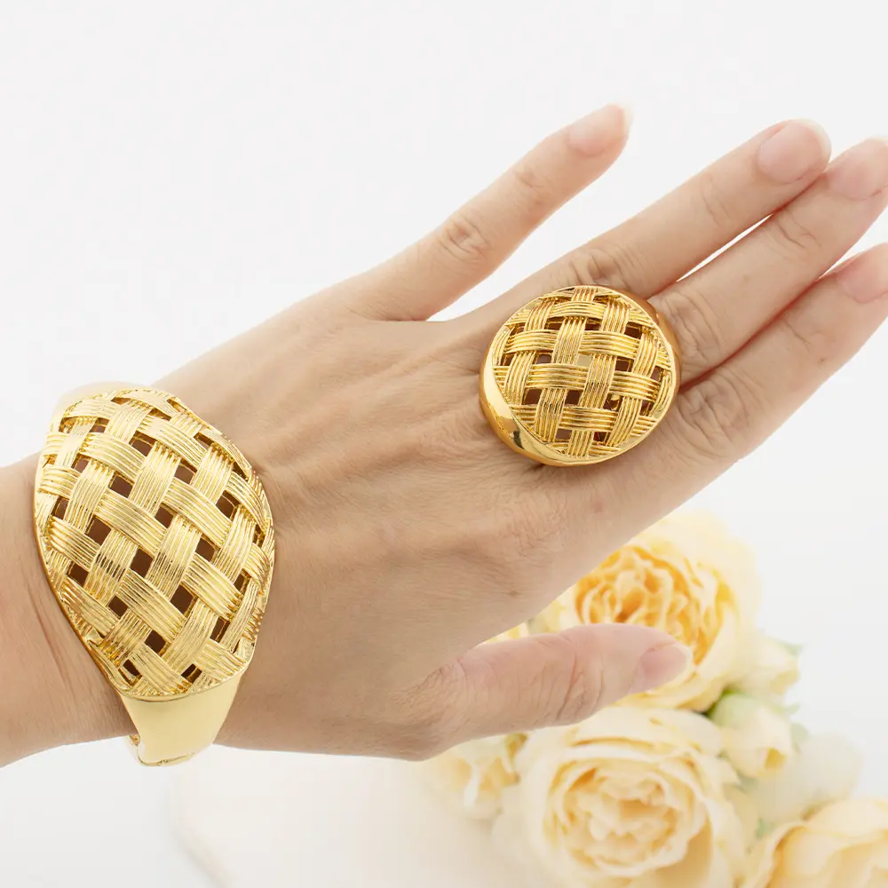 Luxury Round Big Bangles for Women 18k Gold Color Charm Bracelet Ring Wedding Bridal Jewelry Accessories Wedding Gift Wholesales