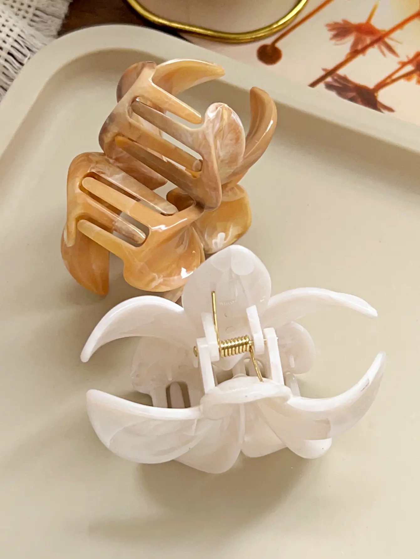 1/2Pcs Hawaiian Flower Hair Claw Clips for Women,Non-Slip Strong Hold Hair Accessories Clamps for Thick Thin Hair
