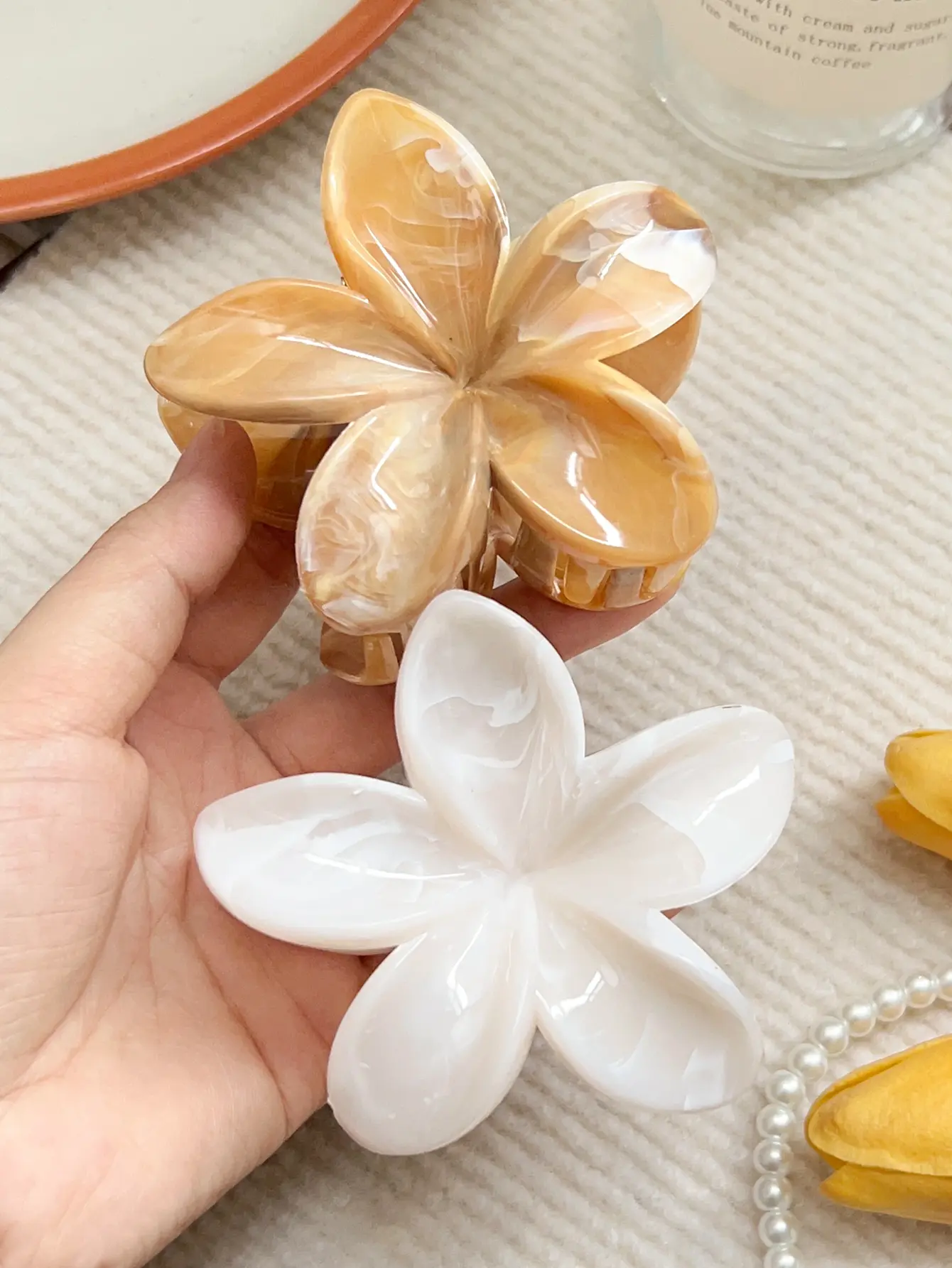 1/2Pcs Hawaiian Flower Hair Claw Clips for Women,Non-Slip Strong Hold Hair Accessories Clamps for Thick Thin Hair