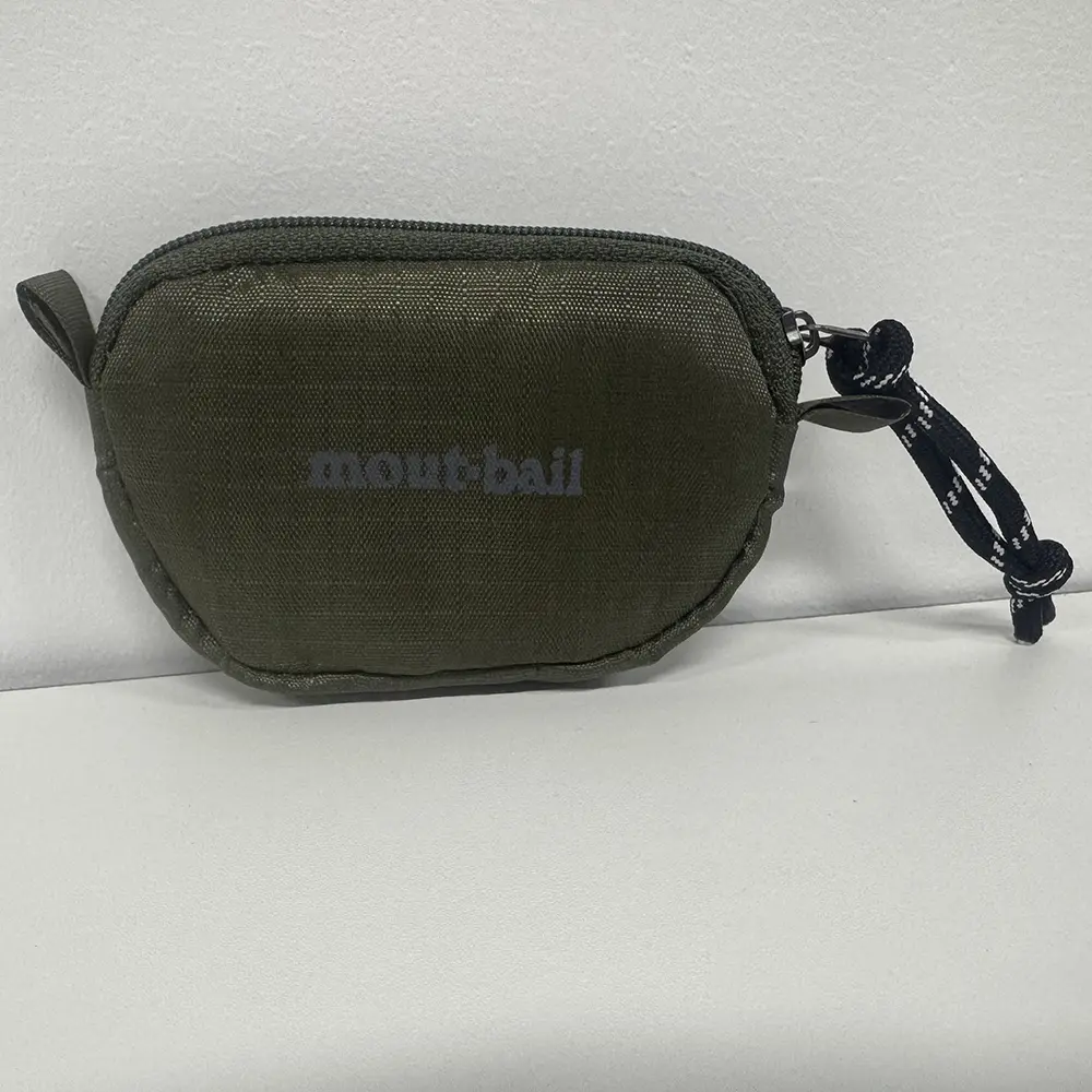 A new Japanese zipper coin purse, mini headphone storage bag, lightweight outdoor key card bag, small hanging bag
