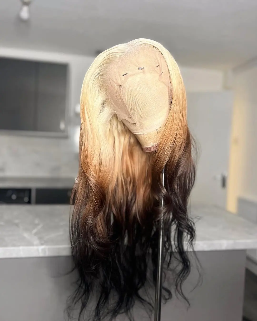 OmBre Blonde Lace Front Wigs For Women Synthetic 13X4 Lace Frontal Wigs Pre Plucked Hairline With Baby Hair Wig 200% Density