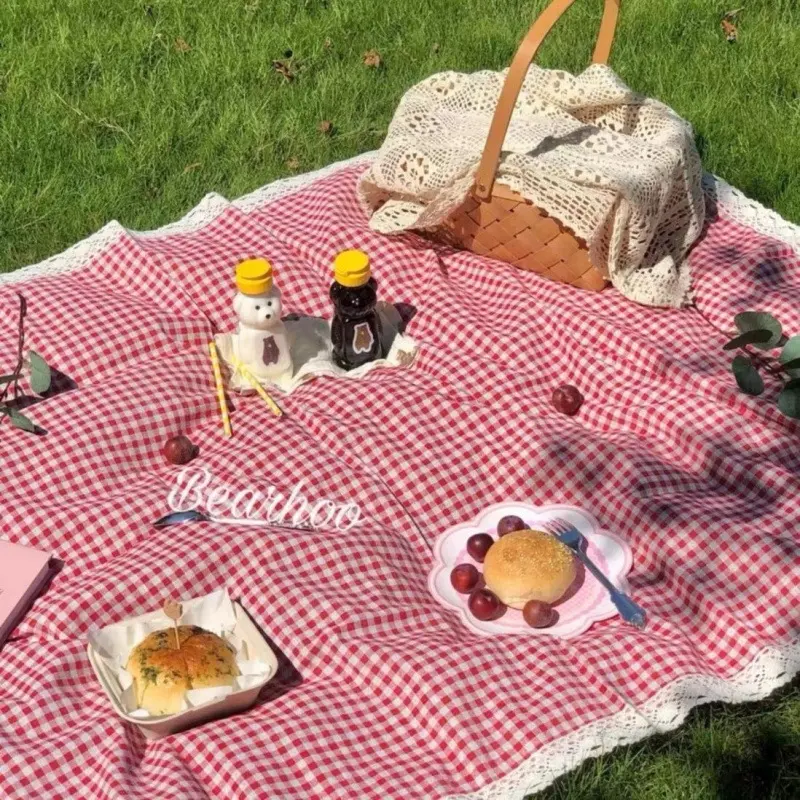Outdoor picnic mat thickened beach blanket  lace red checkered camping tablecloth mat