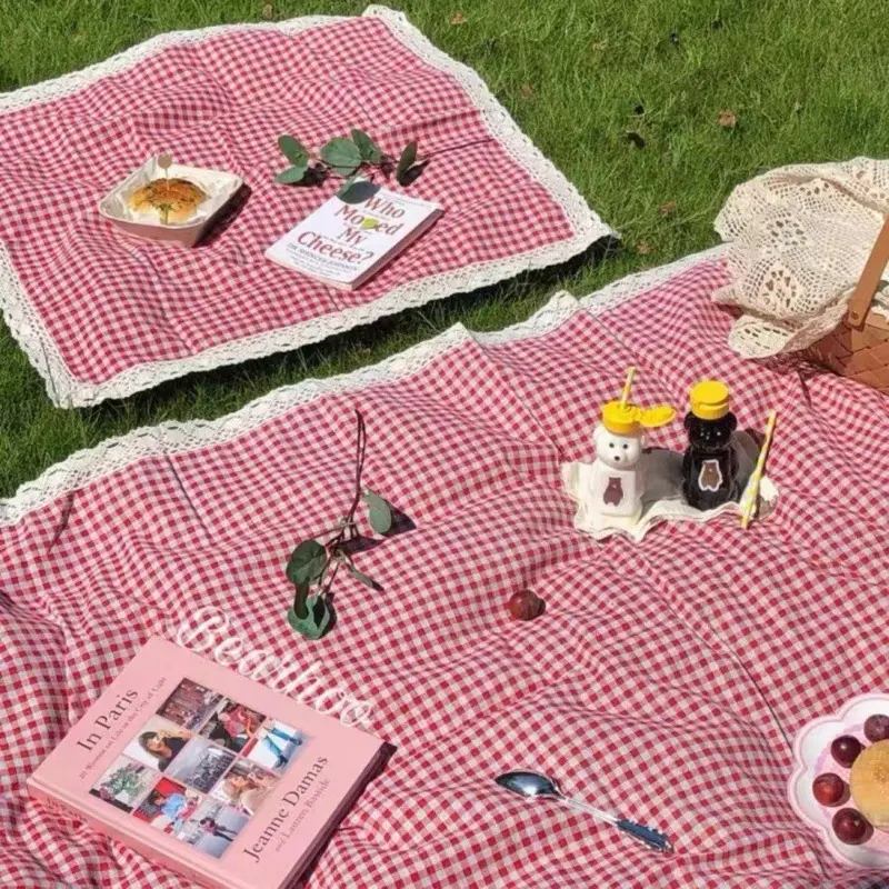 Outdoor picnic mat thickened beach blanket  lace red checkered camping tablecloth mat