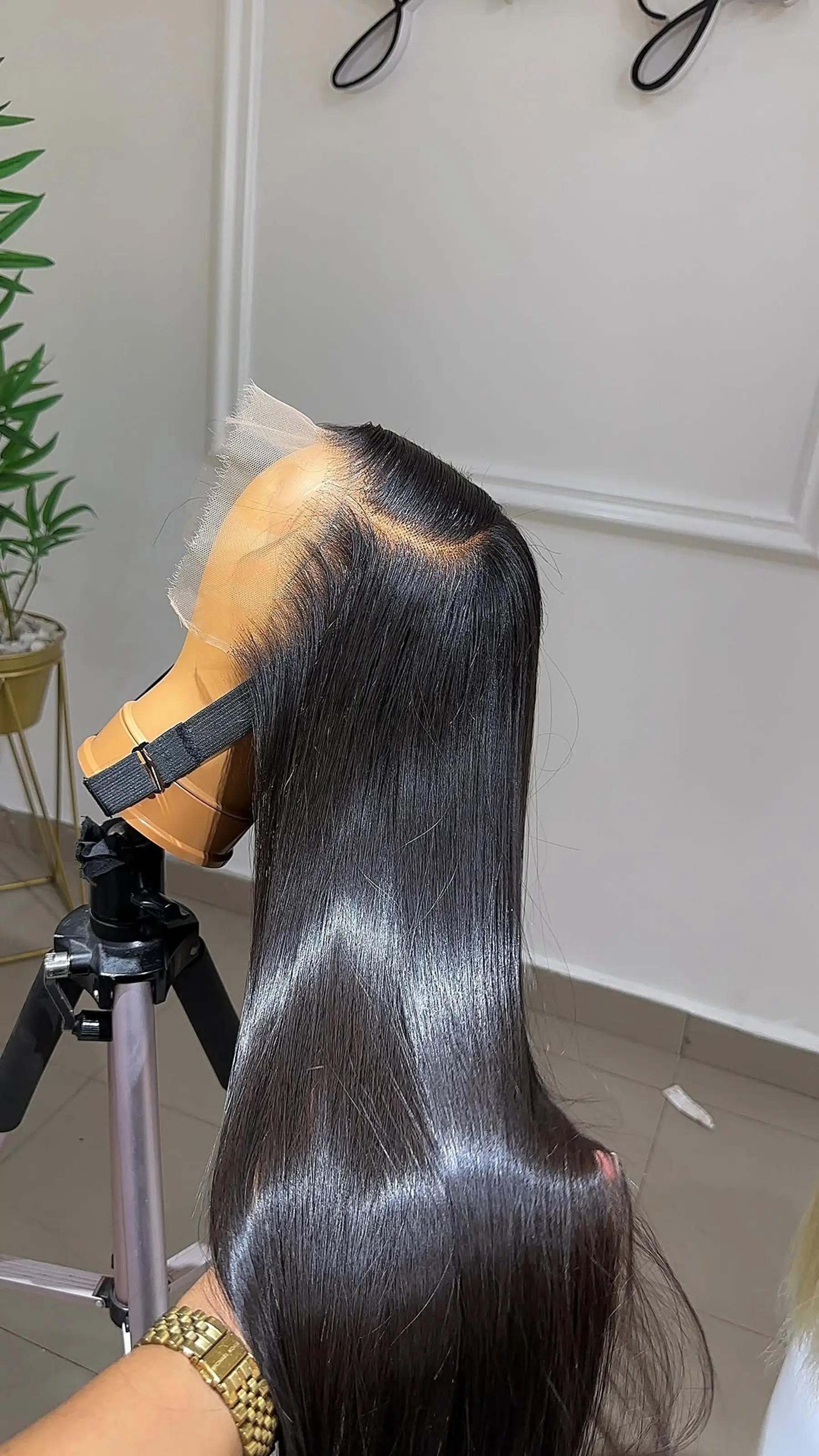 Silky Straight 13X4 Lace Frontal Synthetic Wig For Women Natural Hairline Baby Hair Preplucked Bleach Knots Cosplay Daily Party