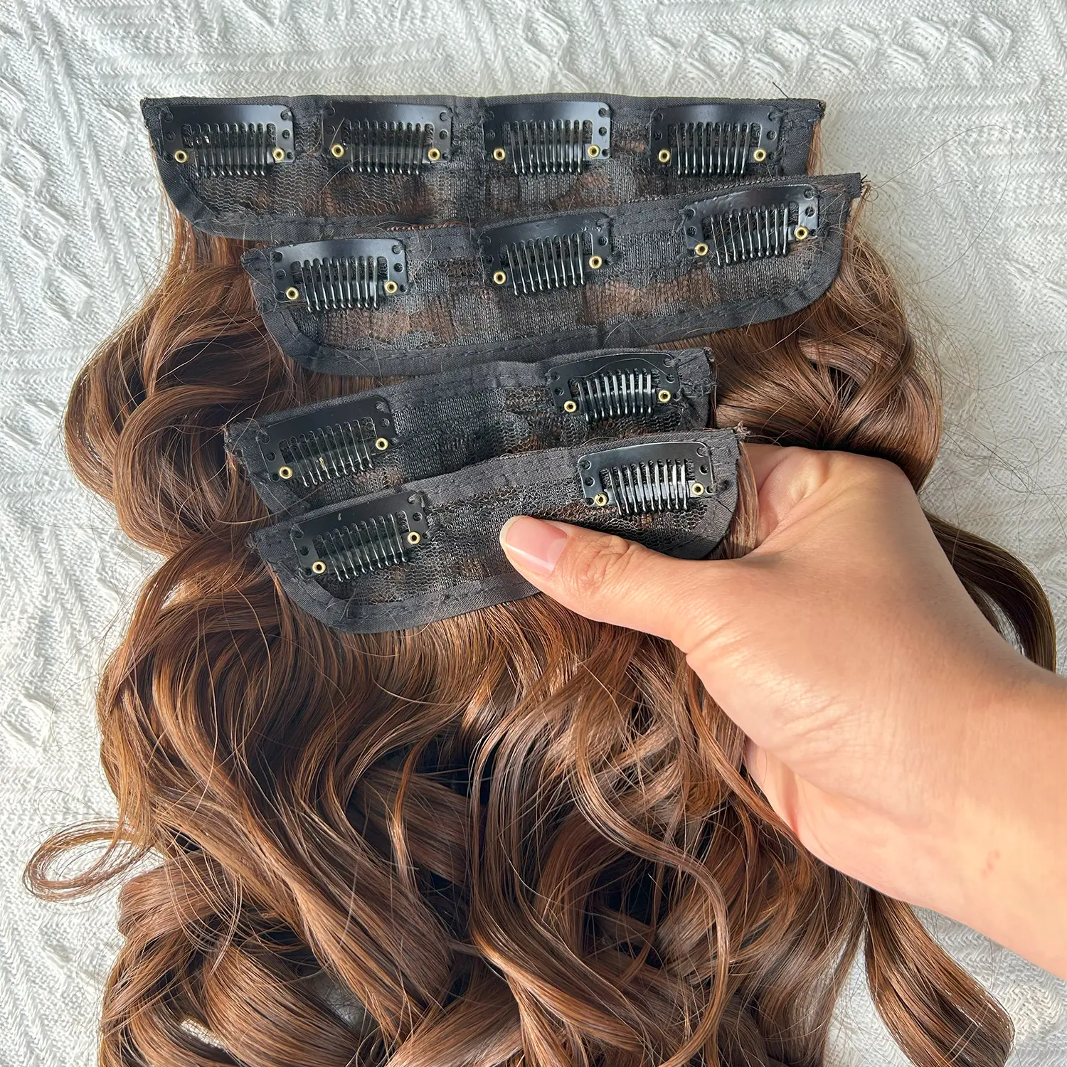 Synthetic 20 Inch Long Curly Clip In Hair Extensions 4pcs/set Bouncy Wavy Fake Hair Black Blonde Suitable For Women To Wear
