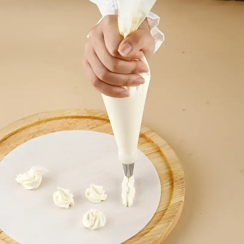 50Pcs Disposable PE Piping Bags for Cake and Cupcake Decorations for Decorating-Professional Kitchens DIY Baking Supplies Tools