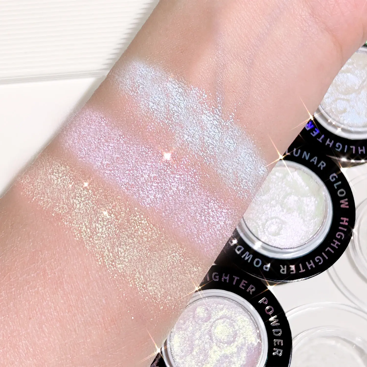 Three-color Planet Highlighter, Bursting With Pearl-like Shimmer, Waterproof Natural Everyday Highlighter Eyeshadow