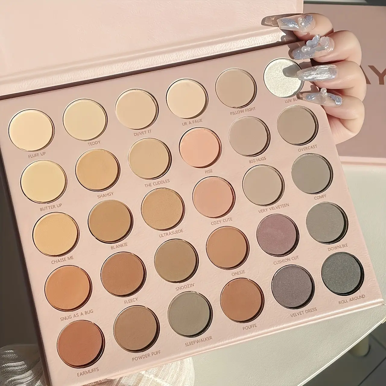 30 Colors Eyeshadow Palette Matte & Pearl Finishes Multicolor Eye Shadow Disc for Daily Makeup Professional Beginner Friendly