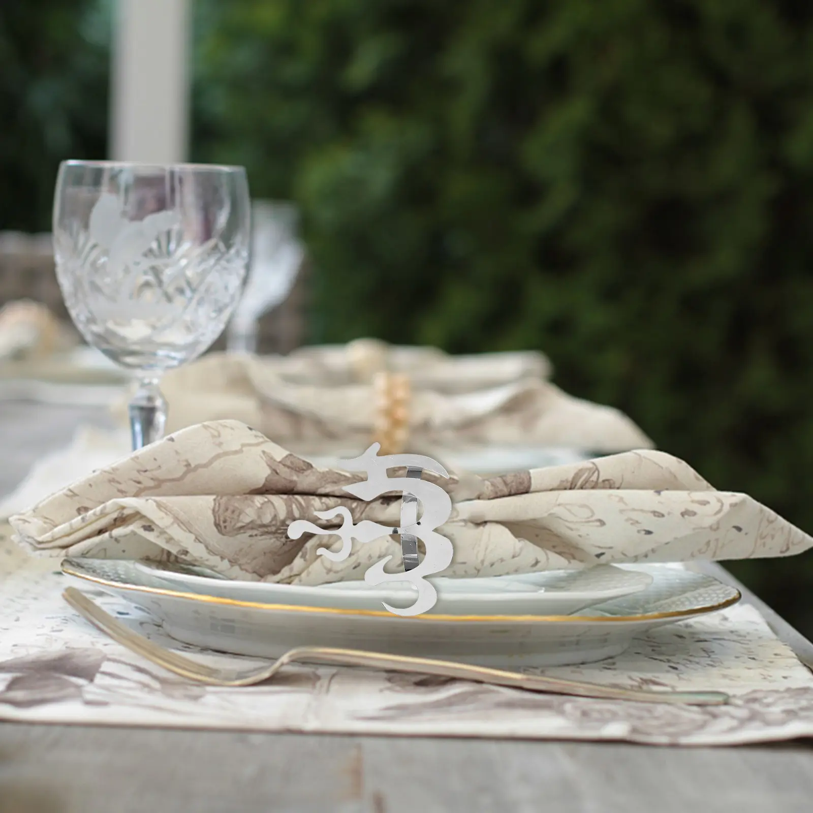 4pcs Silver Napkin Rings Elegant Tableware Party Supplies Wedding Dinner Decoration Metal Napkin Holders Banquet Accessories
