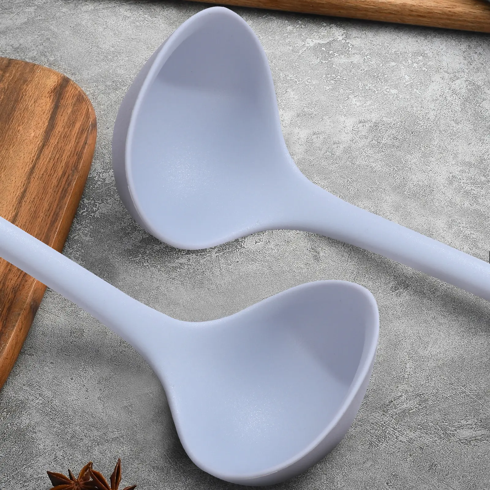 s Grey Silicone Soup Spoon Large Size Kitchen Tool Smooth Surface Easy Clean Ladle for Home Restaurant Asian Style
