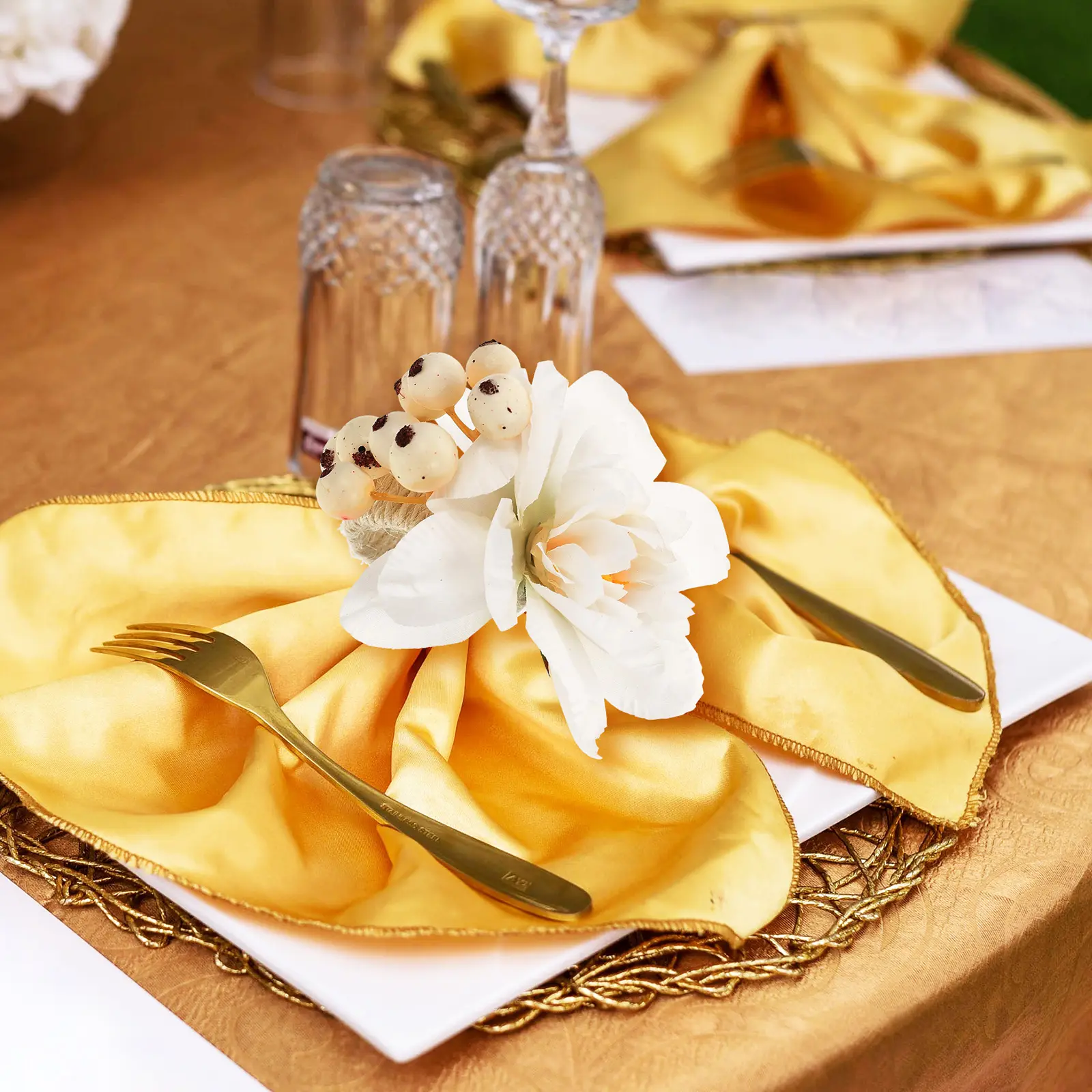 6 Pcs Buckle Ring Set Napkin Ring Decor Artificial Flower Elegant Tableware Wedding Party Christmas Plastic Design