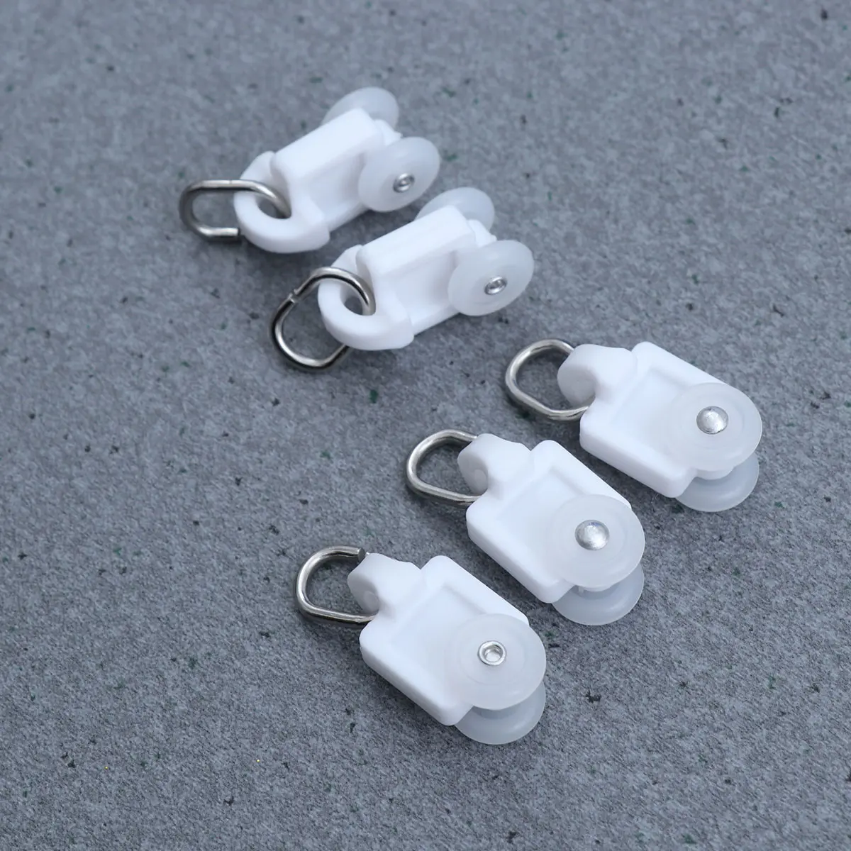 50Pcs Silent Hooks Roller PE Material Stainless Steel L Shape Curtain Rail Blinds Home Decor Window Coverings Roller Bracket