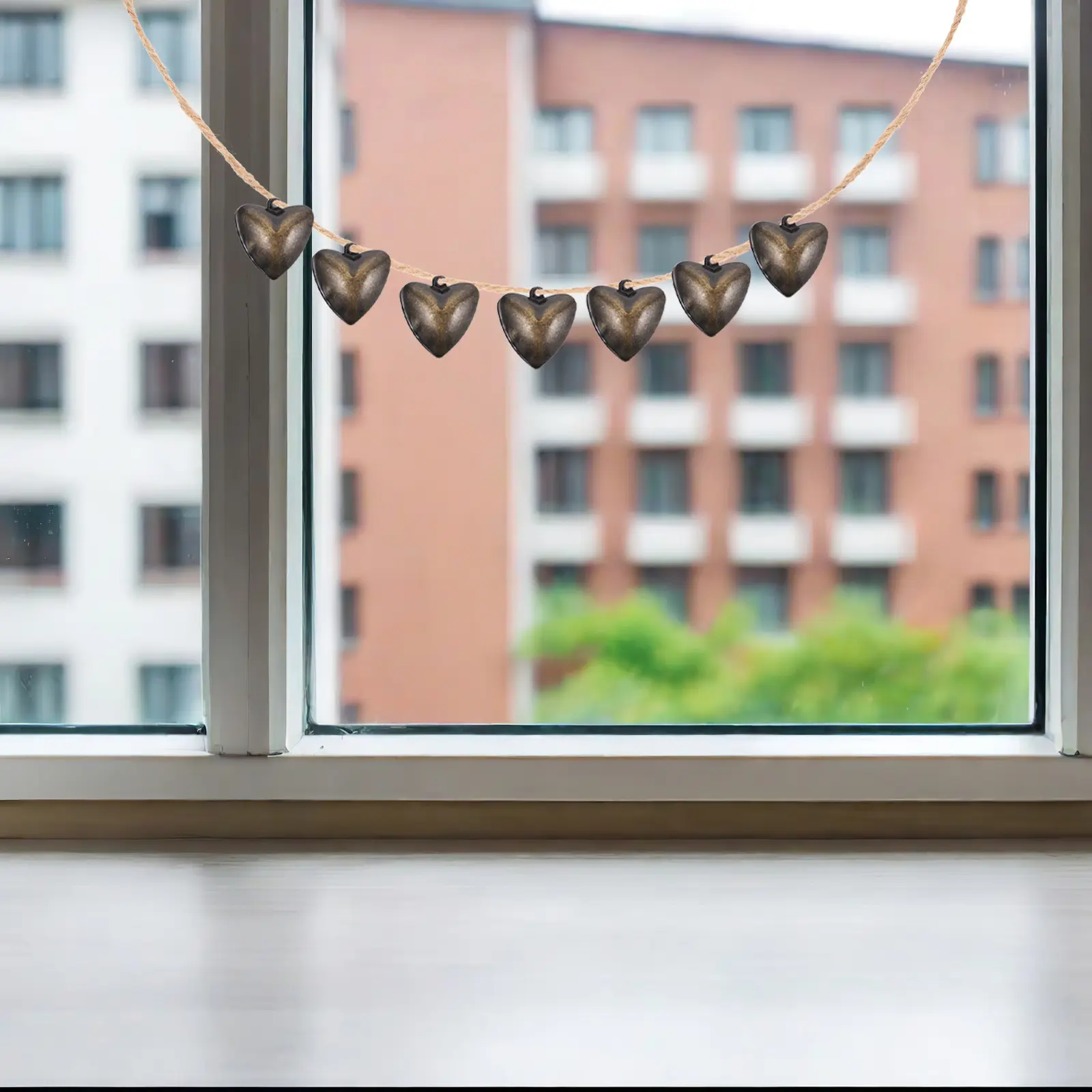1 set Retro Heart-shaped Bells Wind Chime Hanging Decor Mini Farmhouse Vintage Metal Pendant Indoor Outdoor Balcony Cafe