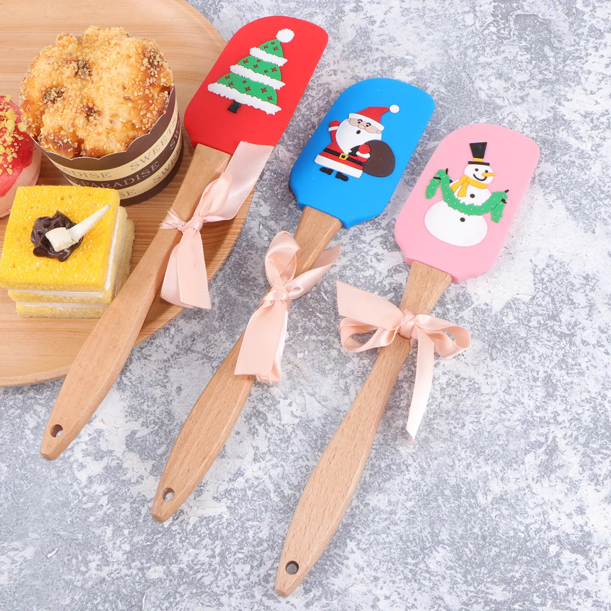3pcs Xmas Butter Spatula Silicone Cake Scraper Edible Bamboo Kitchen Tool Pastry Mixing Fold Dough Heat Resistant Storage Hole
