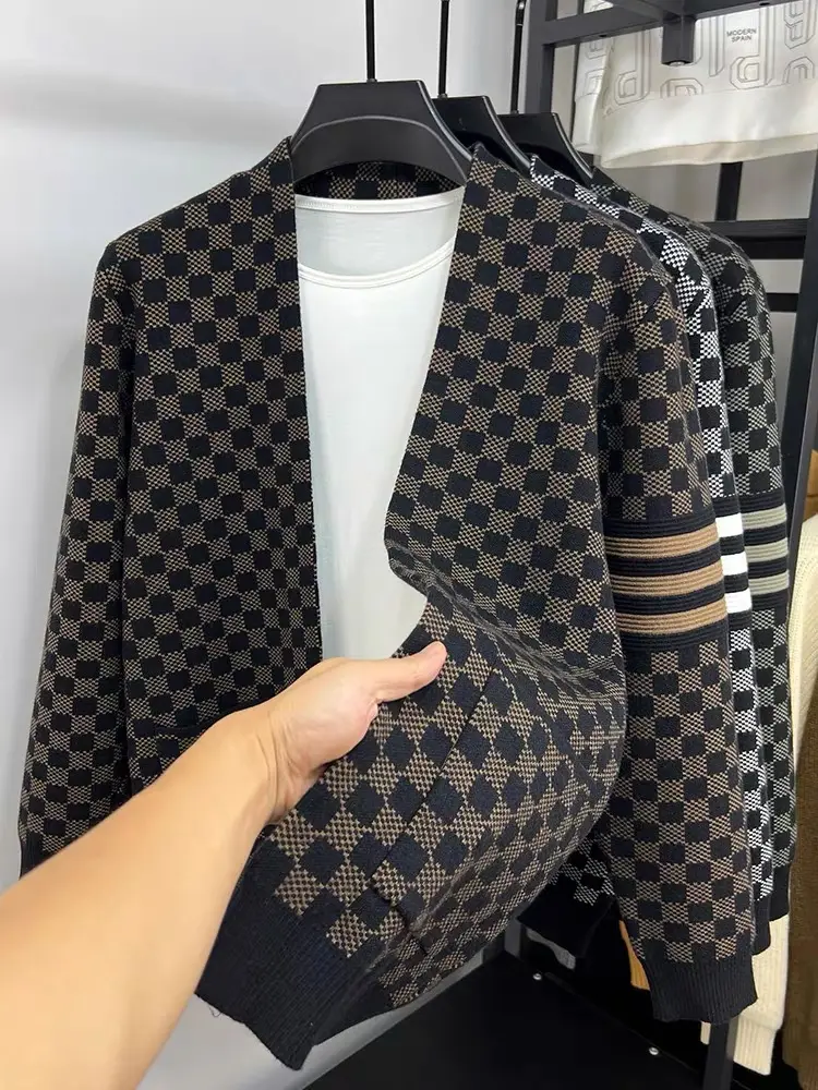 Premium brand striped knitted cardigan men's spring and autumn 2024 new fashion plaid jacquard shawl pocket casual sweater coat