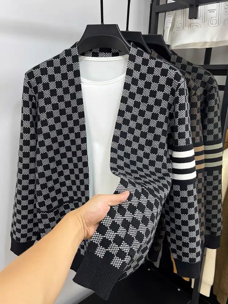 Premium brand striped knitted cardigan men's spring and autumn 2024 new fashion plaid jacquard shawl pocket casual sweater coat