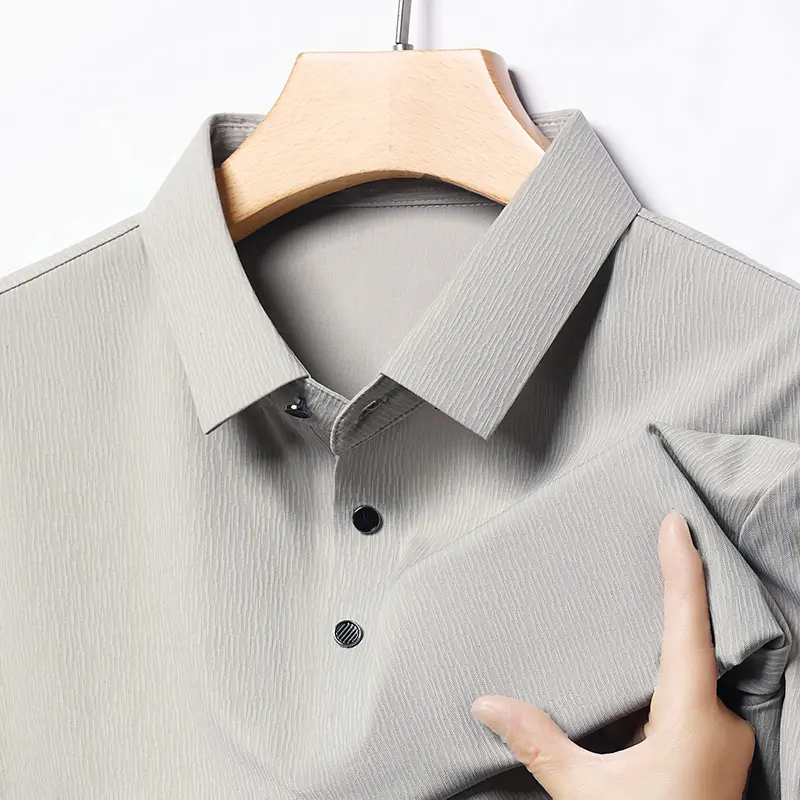 Light Luxury Seamless Short Sleeved T-shirt for Men in Summer 2025 Thin Ice Silk Cool Half Sleeved Top Casual Polo Shirt for Men