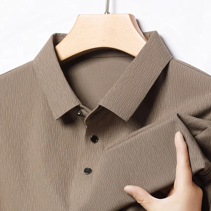 Light Luxury Seamless Short Sleeved T-shirt for Men in Summer 2025 Thin Ice Silk Cool Half Sleeved Top Casual Polo Shirt for Men