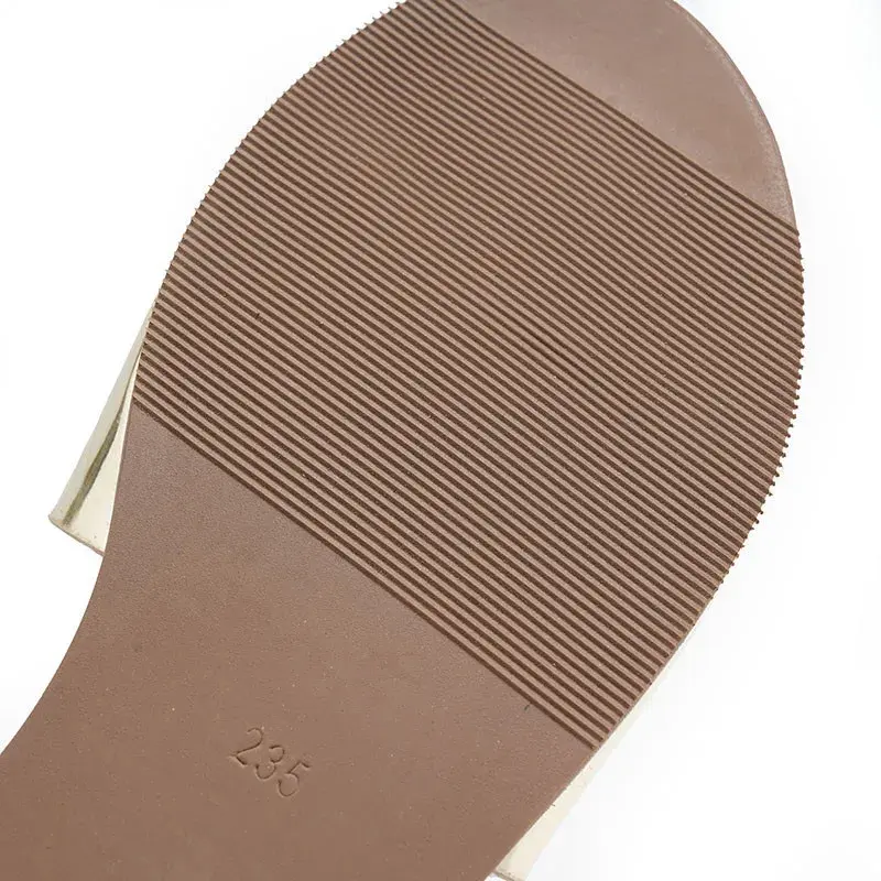 CH Lightweight Luxury Outdoor Women's Slippers Multifunctional Women's Beach Slippers Delicate Decoration Fashion Anti-slip