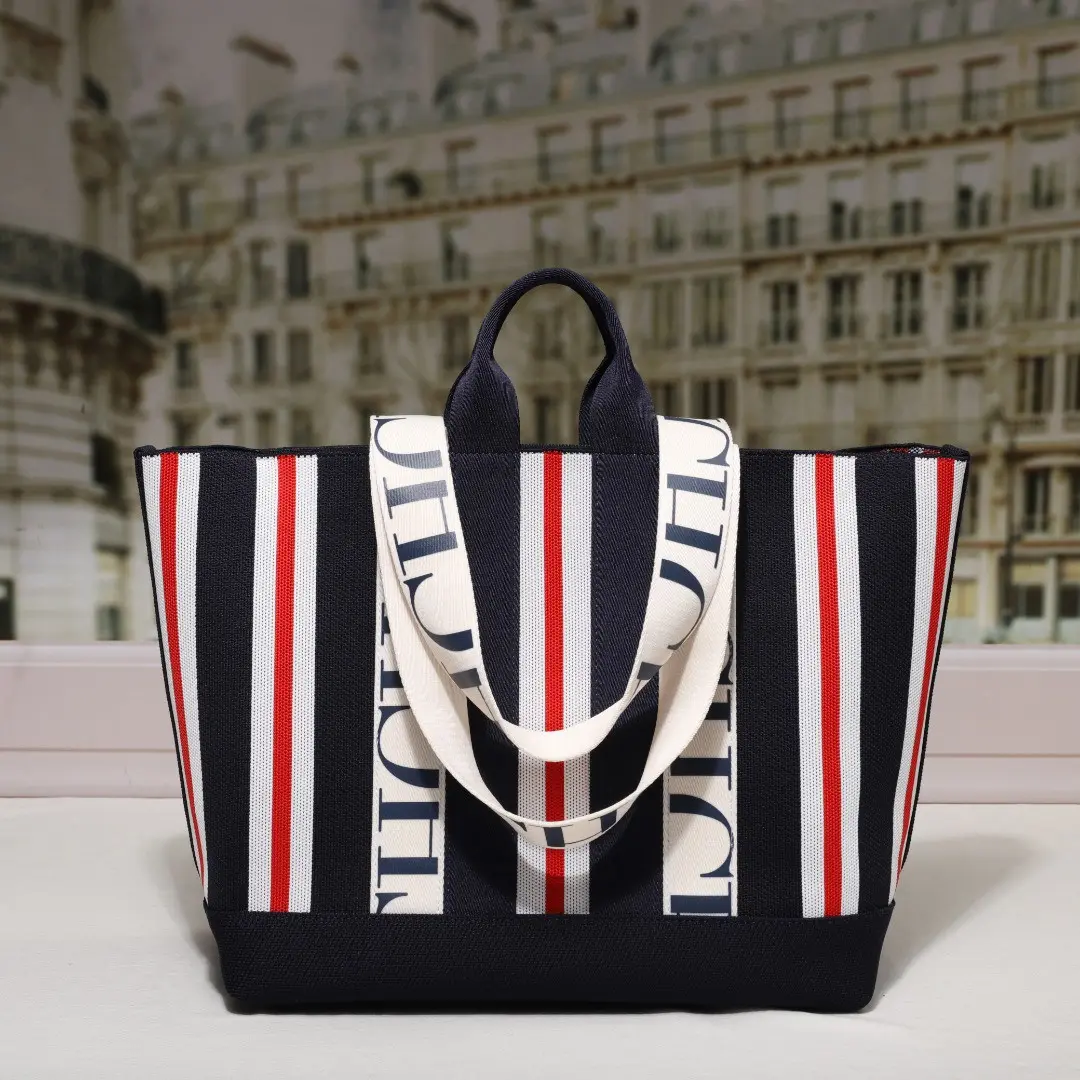 CH Classic Ladies Crossbody Bag Large Capacity Commuter Style Ladies Tote Bag Simple Stripe Design Ladies Shoulder Bag Letters
