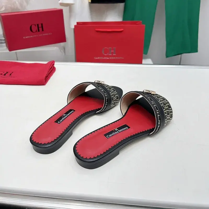 CH Minimalist Fashion Monogram Print Design Women's Office Slippers Versatile Women's Wearable Beach Slippers Flats