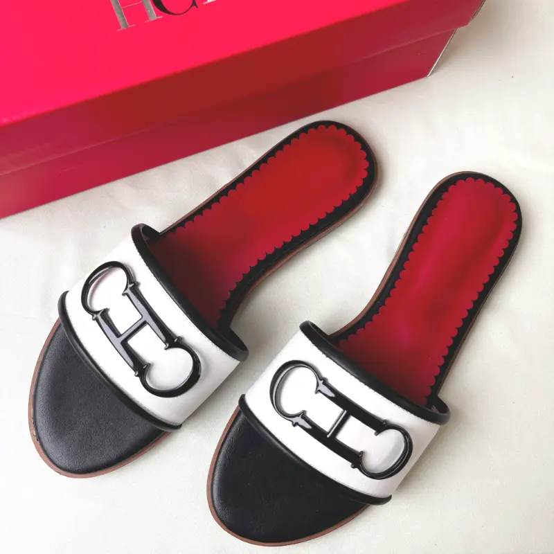 CH Simple Solid Color Design Wear Beach Ladies Slippers 2025 New Everyday Style Fashion Solid Color Office Women's Slippers