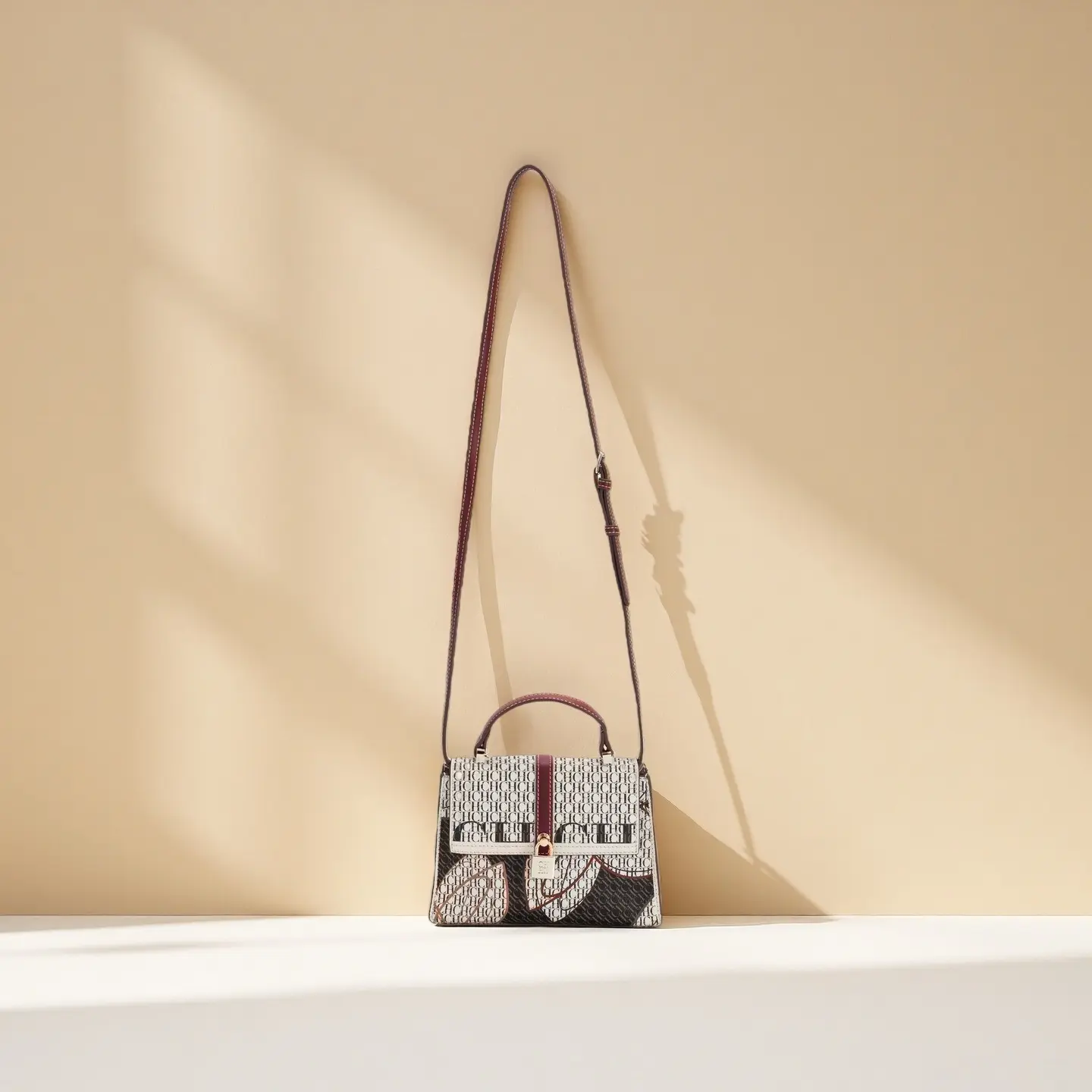 CH New Casual Women's Crossbody Bag Exquisite Fashion Niche Brand with Lock Design New Trend Designer Handbag
