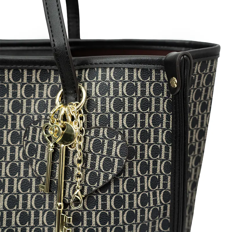 CH Brand Large Capacity Multifunctional Classic Women's Tote Bag with Key Accessories Pendant 2025 New Women's Shoulder Bag