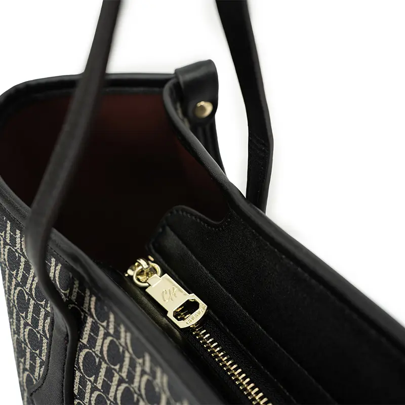 CH Brand Large Capacity Multifunctional Classic Women's Tote Bag with Key Accessories Pendant 2025 New Women's Shoulder Bag