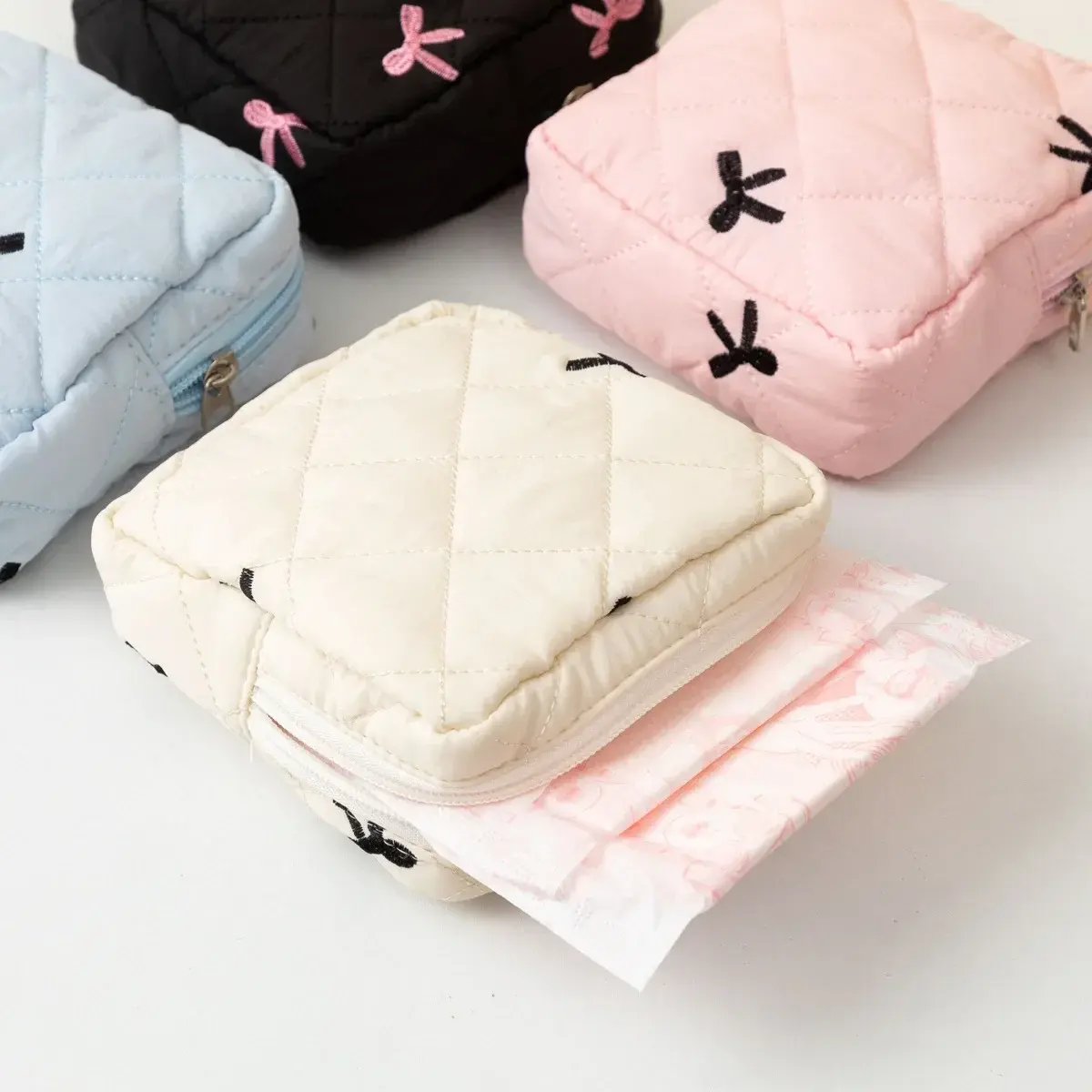 Cute Bow Pattern Makeup Bag Cosmetic Bags Sanitary Napkin Storage Organizer Pouch Gift for Women's Travel Small Clutch Bag