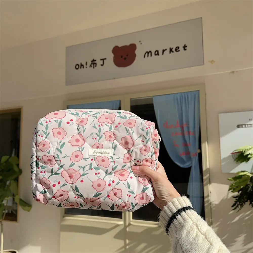 Fashion Vintage Flower Women Makeup Bag Cotton Cosmetic Storage Bag Portable Female Travel Organizer Zipper Clutch Bag