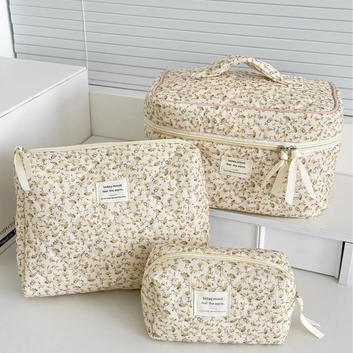 Fashion Corduroy Floral Women Makeup Bag Large Capacity Toiletry Cosmetic Storage Pouch Handbag Ladies Zipper Makeup Bag
