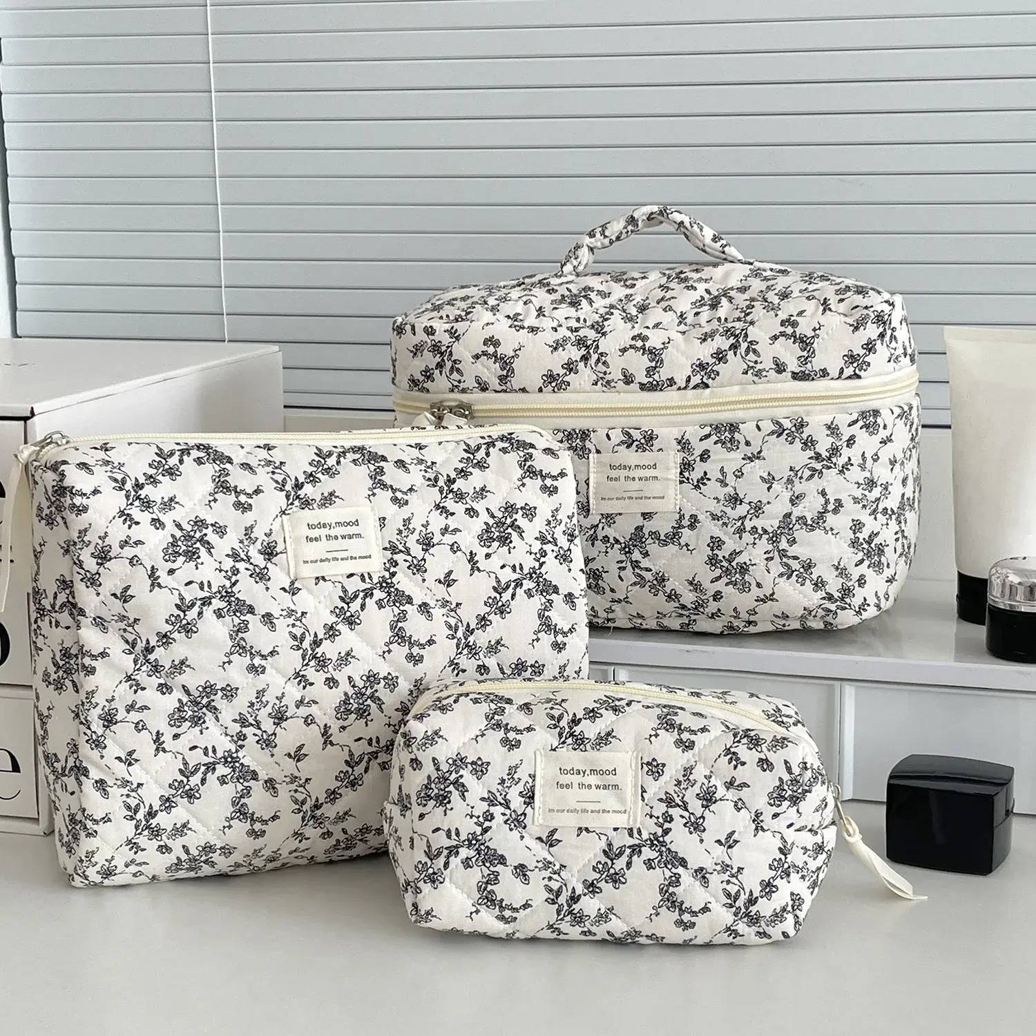 1pcs Cotton Black Flower Women Cosmetic Bag Fabric Storage Bags Small Big Capacity Travel Organzier Pouch Women Makeup Case
