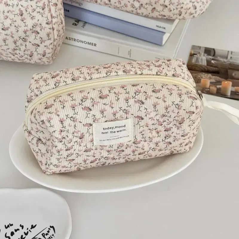 Large Capacity Women's Cosmetic Bags Cases Casual Ladies Small Storage Bag with Zipper Female Travel Clutch Bag Small Handbags